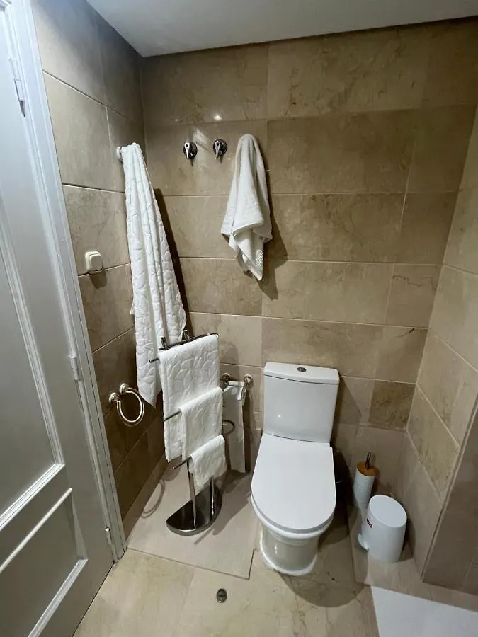 Apartament Heart Of Puerto Banus Newly Renavated Free Parking , Wifi ,Pool,Gym,Padel Court Marbella