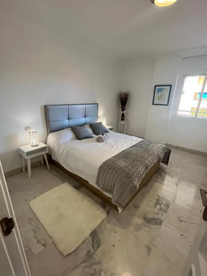 Apartament Heart Of Puerto Banus Newly Renavated Free Parking , Wifi ,Pool,Gym,Padel Court Marbella
