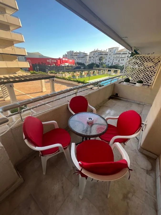 Heart Of Puerto Banus Newly Renavated Free Parking , Wifi ,Pool,Gym,Padel Court Apartment Marbella