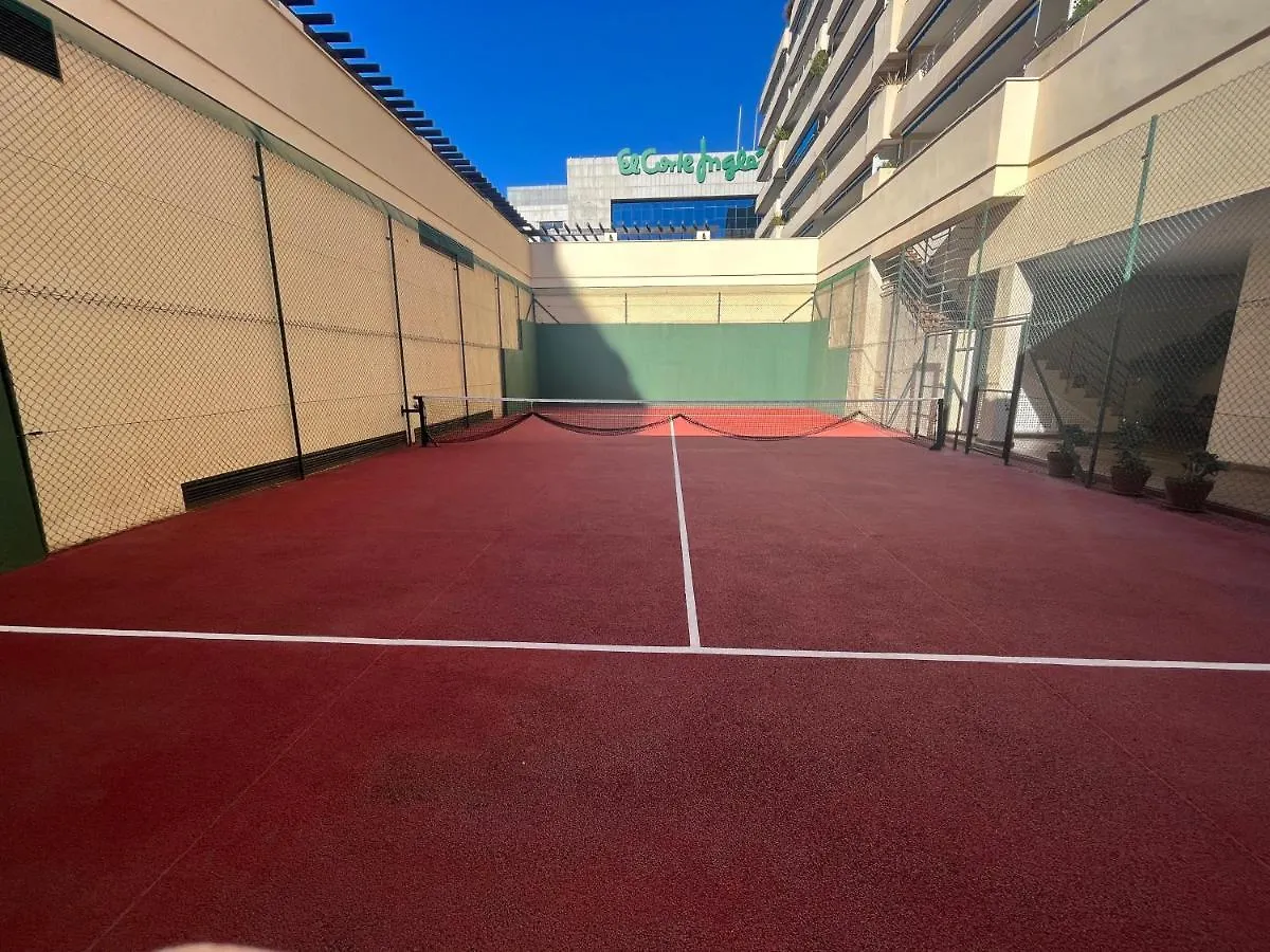 Heart Of Puerto Banus Newly Renavated Free Parking , Wifi ,Pool,Gym,Padel Court Apartment Marbella
